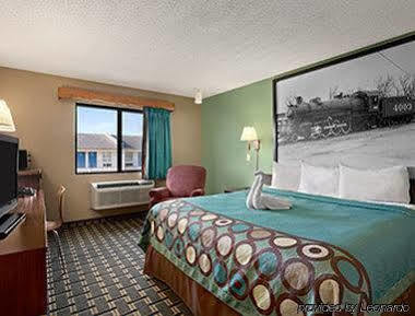 Super 8 By Wyndham Russellville Exteriör bild